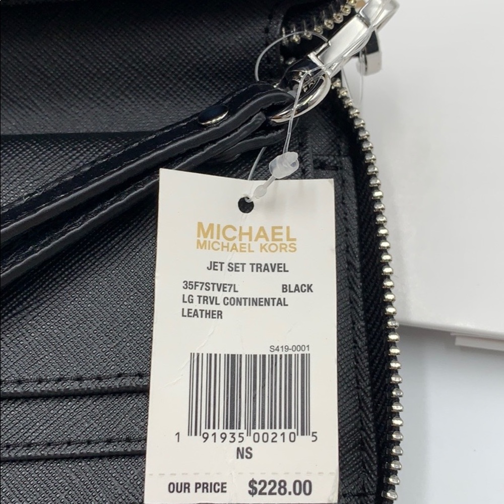 MICHAEL KORS Jet Set Travel Continental PVC Zip - Picture 13 of 13